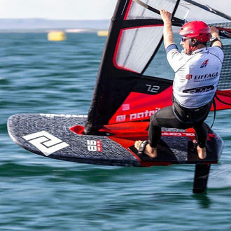 Vindsurfare foilar med Patrik Foil Comp